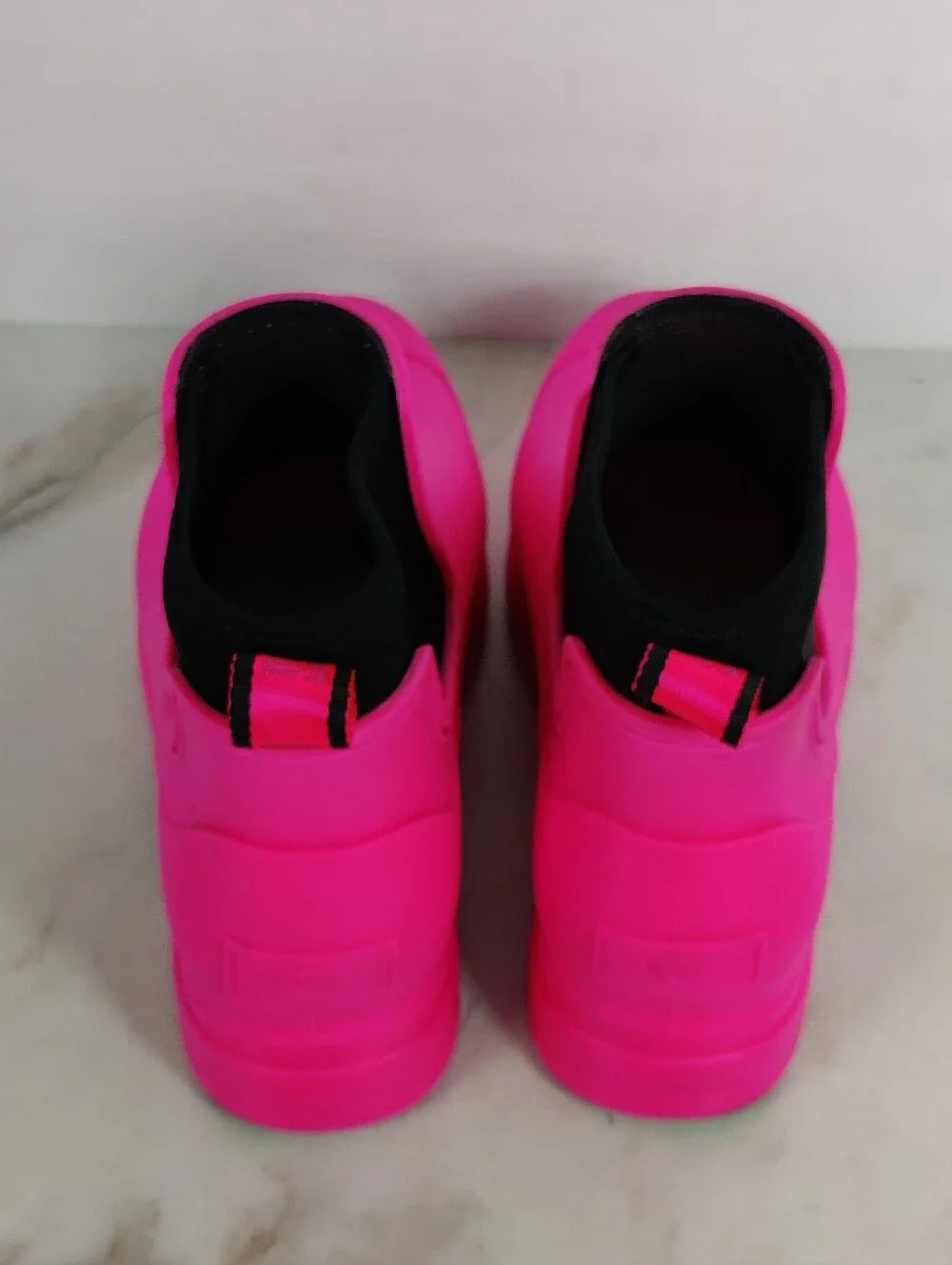 UGG Women's Droplet Rain Boots, Taffy Neon Pink, Sz 8